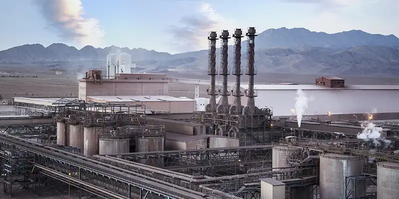 A picture of an aluminum factory in Iran